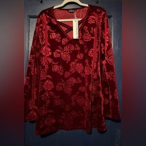 Bloomchic 18/20 NWT Red long sleeve velvet feel top